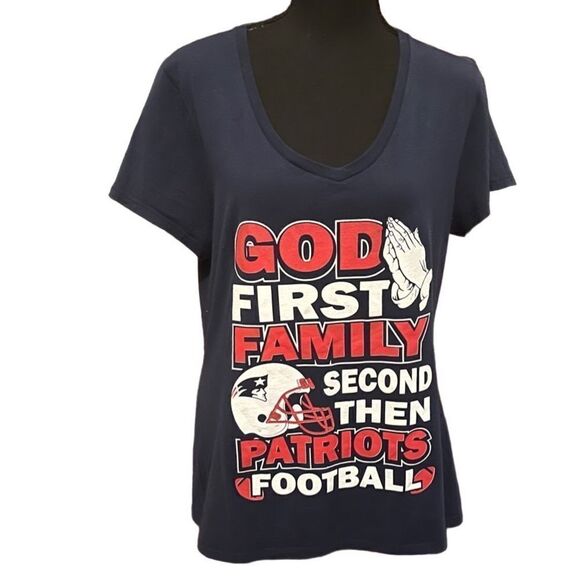 Patriots v neck navy blue graphic tee, size L - Picture 1 of 5